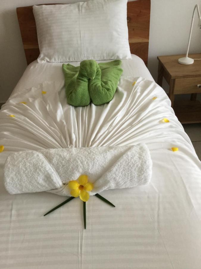 Bougainvillas Seychelles * Anse Royale