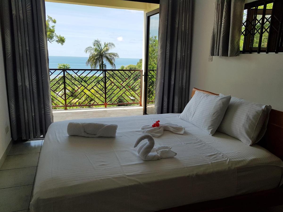 Bougainvillas Seychelles *